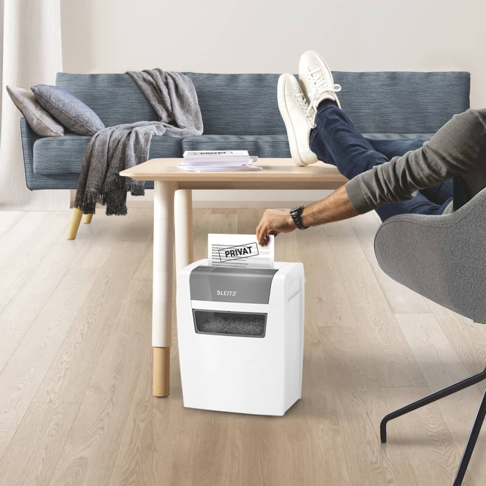 Aktenvernichter IQ Home P4, Partikelschnitt P4, 6 Blatt, weiß LEITZ 8034-00-00 LEITZ 8034-00-00 P4 Partikelschnitt