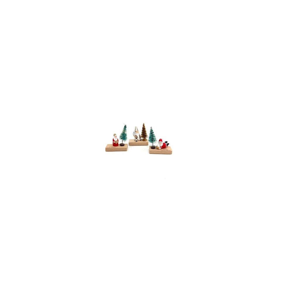 Weihnachtsmann auf Holztafel, 3,5 mm, sortiert MANUFAKTUR LOCNIKAR 0939 0939 3,5cm