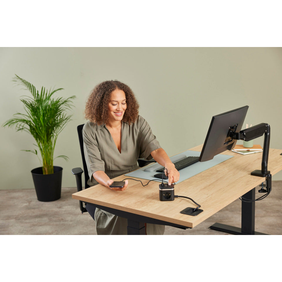 Steckdosenleiste Power Cube, 3-fach, 1 x USB-A, 2 x USB-C, schwarz FELLOWES 100137167